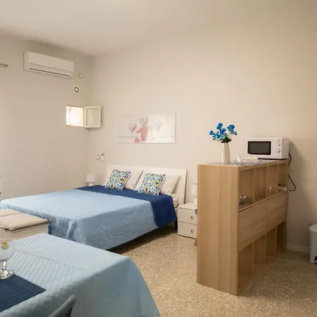 Il Mare Di Dafni * Cefalù